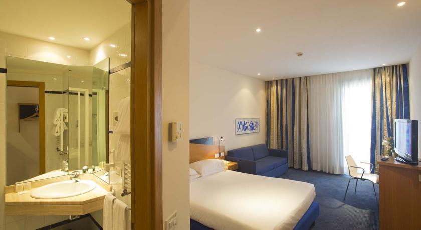 Gp Hotel Roma Esterno foto